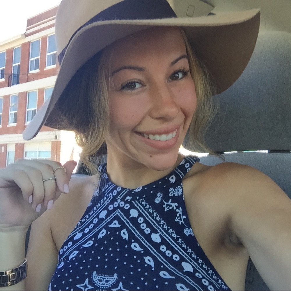 Meet your Posher, Leanna
